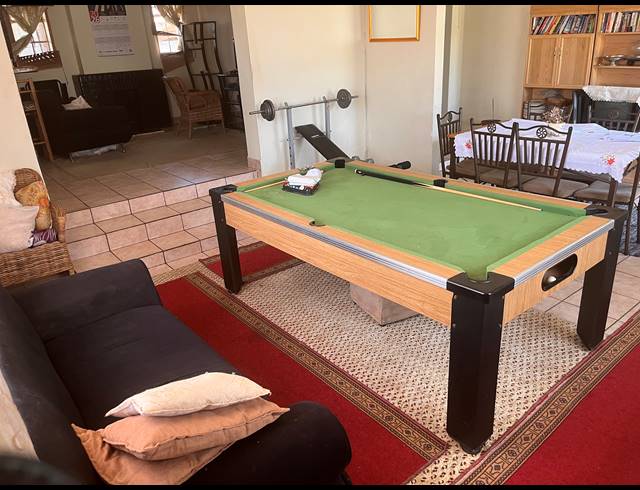 3 BEDROOM FREEHOLD FOR SALE IN SOUTH HILLS